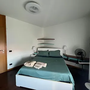 Vivi Il Triangolo - Centro Self Check-in , Bérgamo Italia